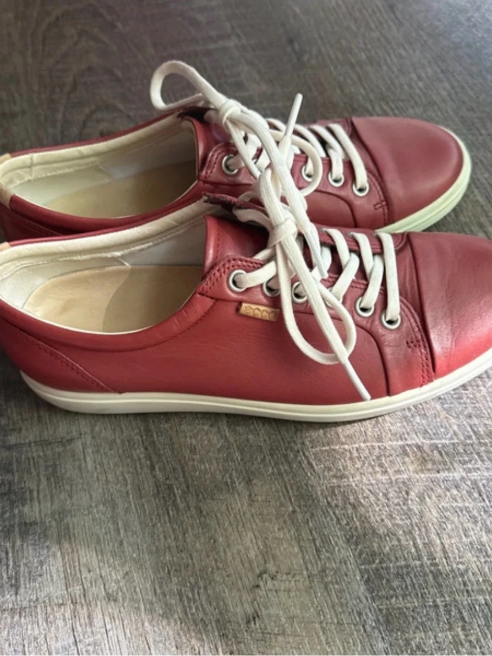 Ecco Women's Red Leather Lace-Up Sneakers